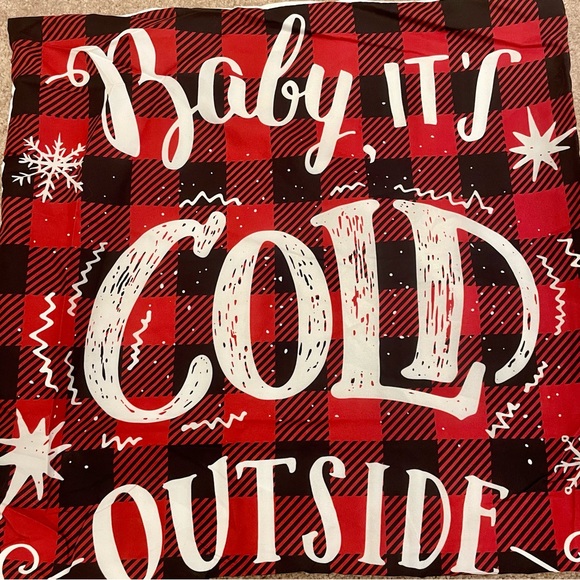 2 cushion covers set perfect for holiday season - Picture 2 of 2